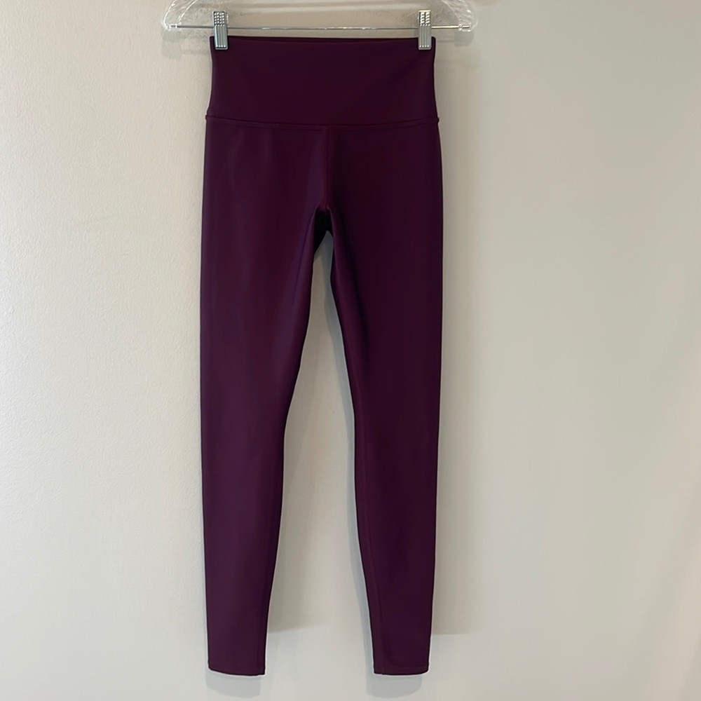 ALO Yoga High-Waist Leggings in Deep Plum